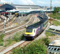 A First Great Western HST about to run into platform 15 on the east side of Bristol Temple Meads station in the summer of 2002.<br><br>[Ian Dinmore 02/08/2002]