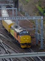Colas 37421 leads a Network Rail test train out of Waverley, bound for Glasgow Queen Street.  37219 is on the rear. 4th December 2017.<br>
<br><br>[Bill Roberton 04/12/2017]
