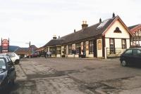 Road approach to Aviemore station from the south in May 2002.<br><br>[John Furnevel 12/05/2002]
